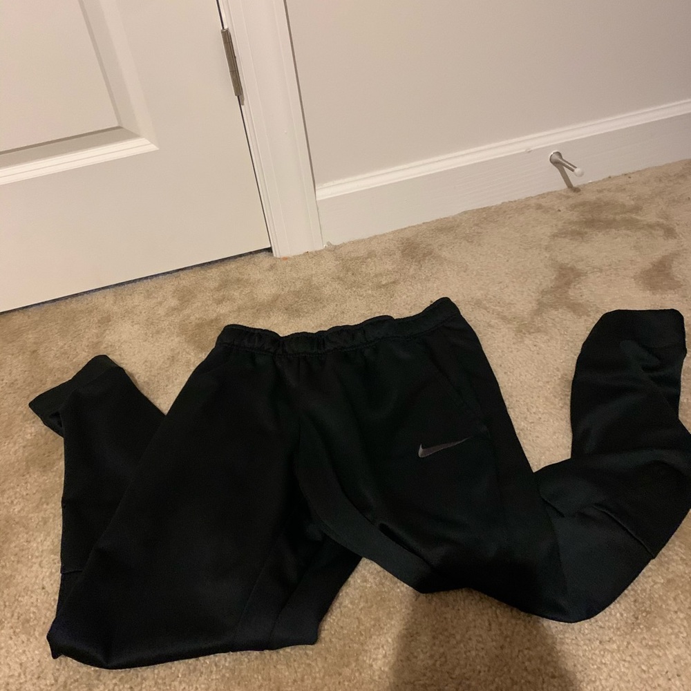 black nike sweatpants ! 🖤